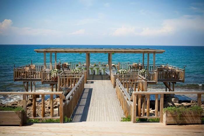 Zambak Holiday Village & Restaurant Superb Seafront Location ! Agios Georgios  외부 사진